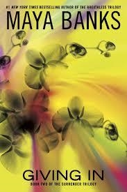 GIVING IN | 9780425272961 | MAYA BANKS