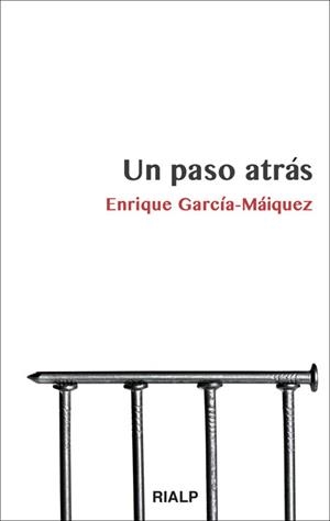 Un paso atrás | 9788432142321 | García-Máiquez López, Enrique